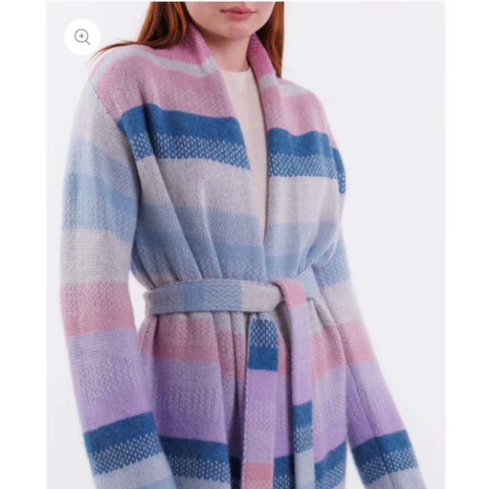 Neiman Marcus cashmere sweater size large new .